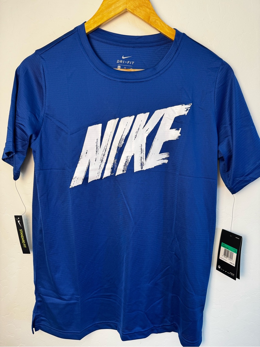 Nike Royal Blue Short-Sleeve Graphic Tee with White Logo boys XL